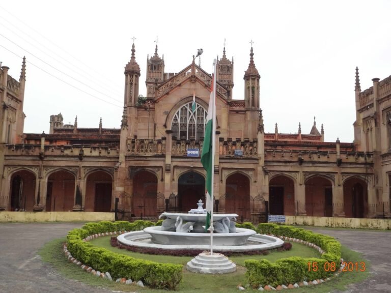 SAMPURNANAND SANSKRIT VISHWAVIDYALAYA VARANASI: A LIVING TREASURE OF INDIAN KNOWLEDGE